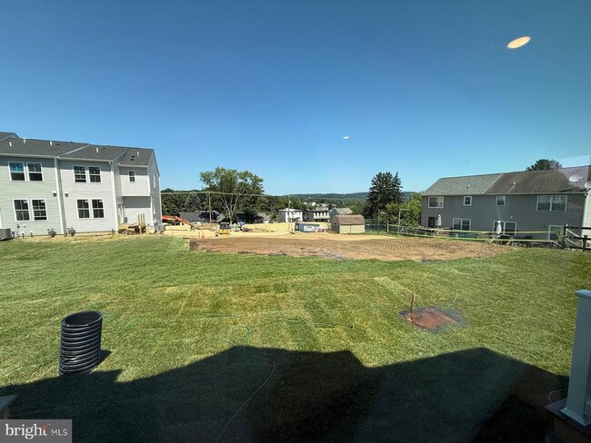 Building Photo - 231 Talucci Dr