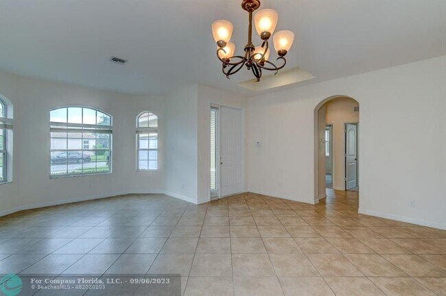 Building Photo - 4198 NW Burr Oak Ct