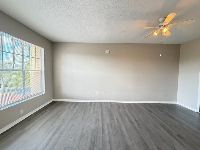 Building Photo - 5578 Metrowest Blvd
