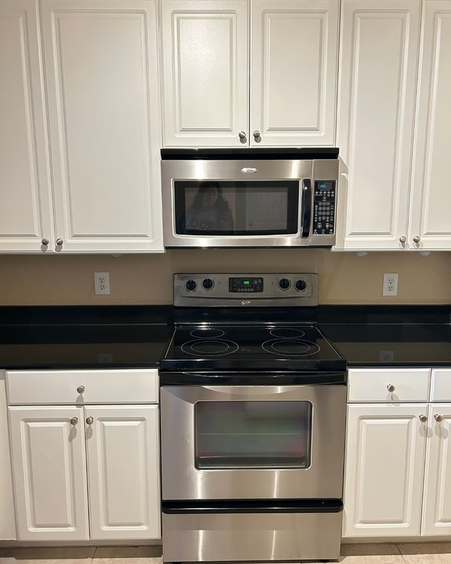 Building Photo - 8539 Gate Pkwy W