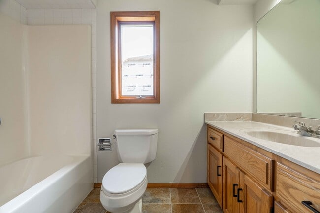 Building Photo - Charming 3-bedroom 2 bath Home in Bella Vi...