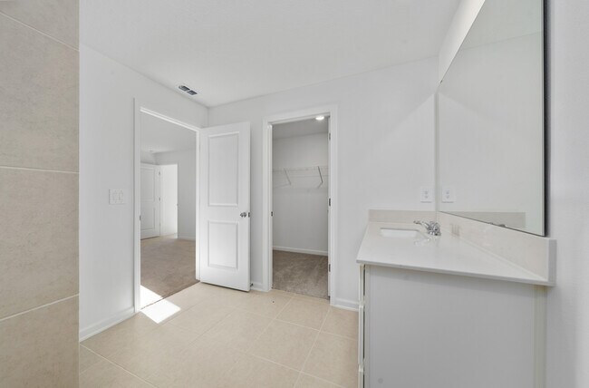 Building Photo - 3146 Totem Rd