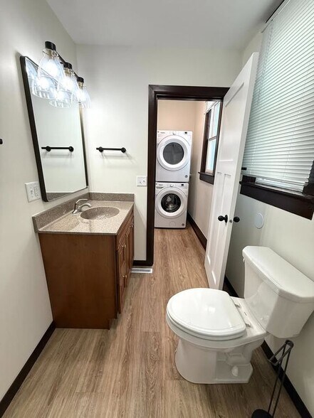 Building Photo - 752 McSorley St