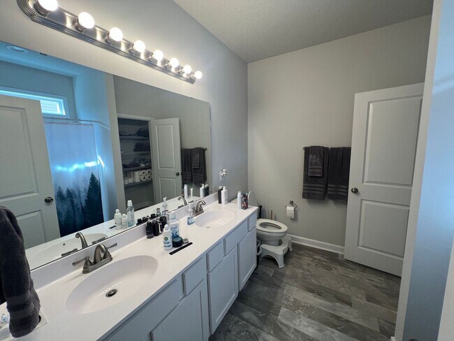 Building Photo - 210 Shallowbag Bay Ln