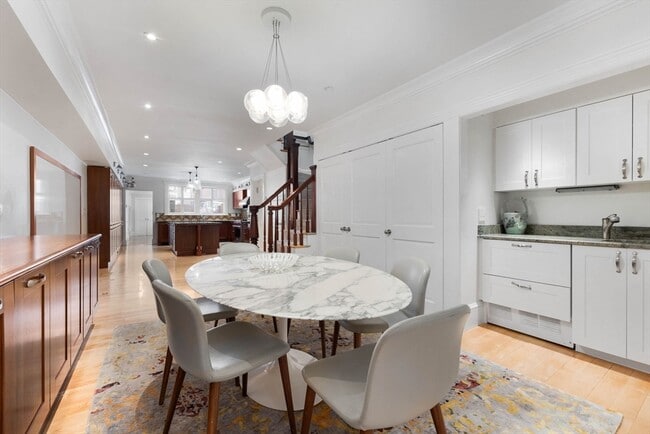 Building Photo - 321 Beacon St