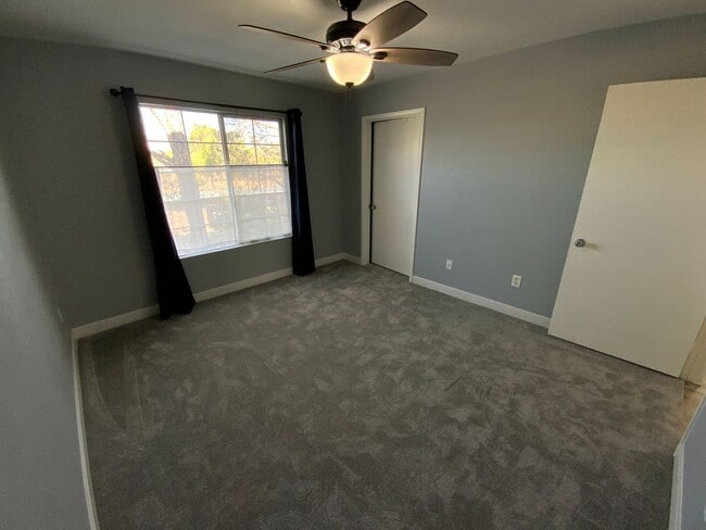 Building Photo - 1908 Tierra Vista Dr