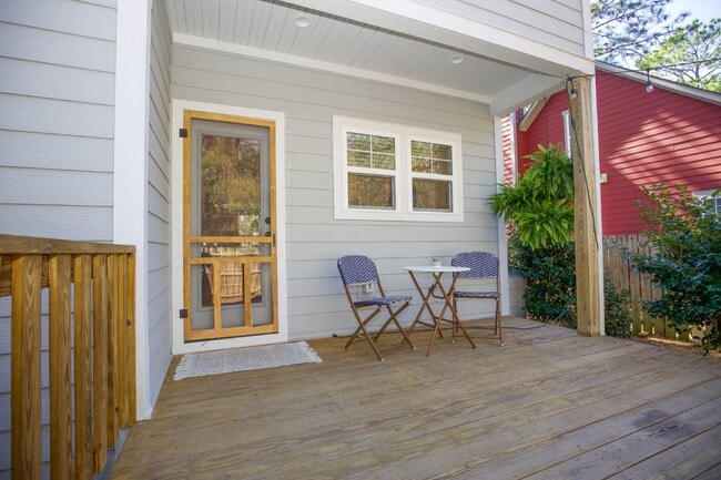 Building Photo - Charming Cottage in DOWNTOWN Southern Pines