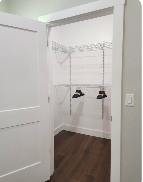 Walk-in closet - 6378 W Flanders Ln