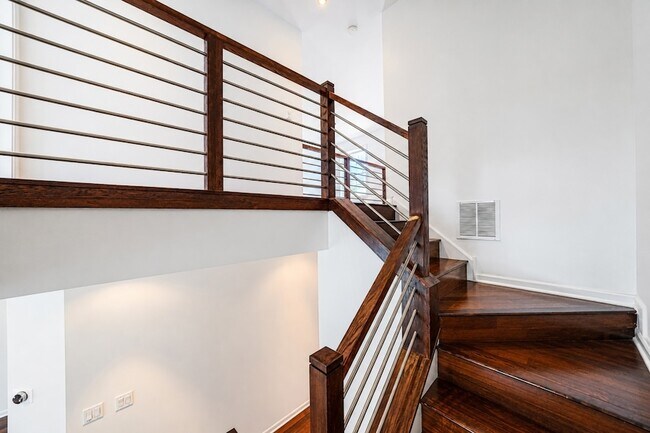Building Photo - 1347 Winfield Way