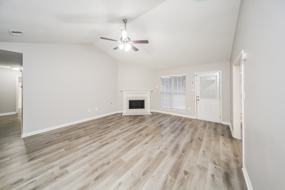 Building Photo - 1679 Central Trails Dr