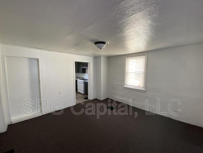 Building Photo - 336 S Second St