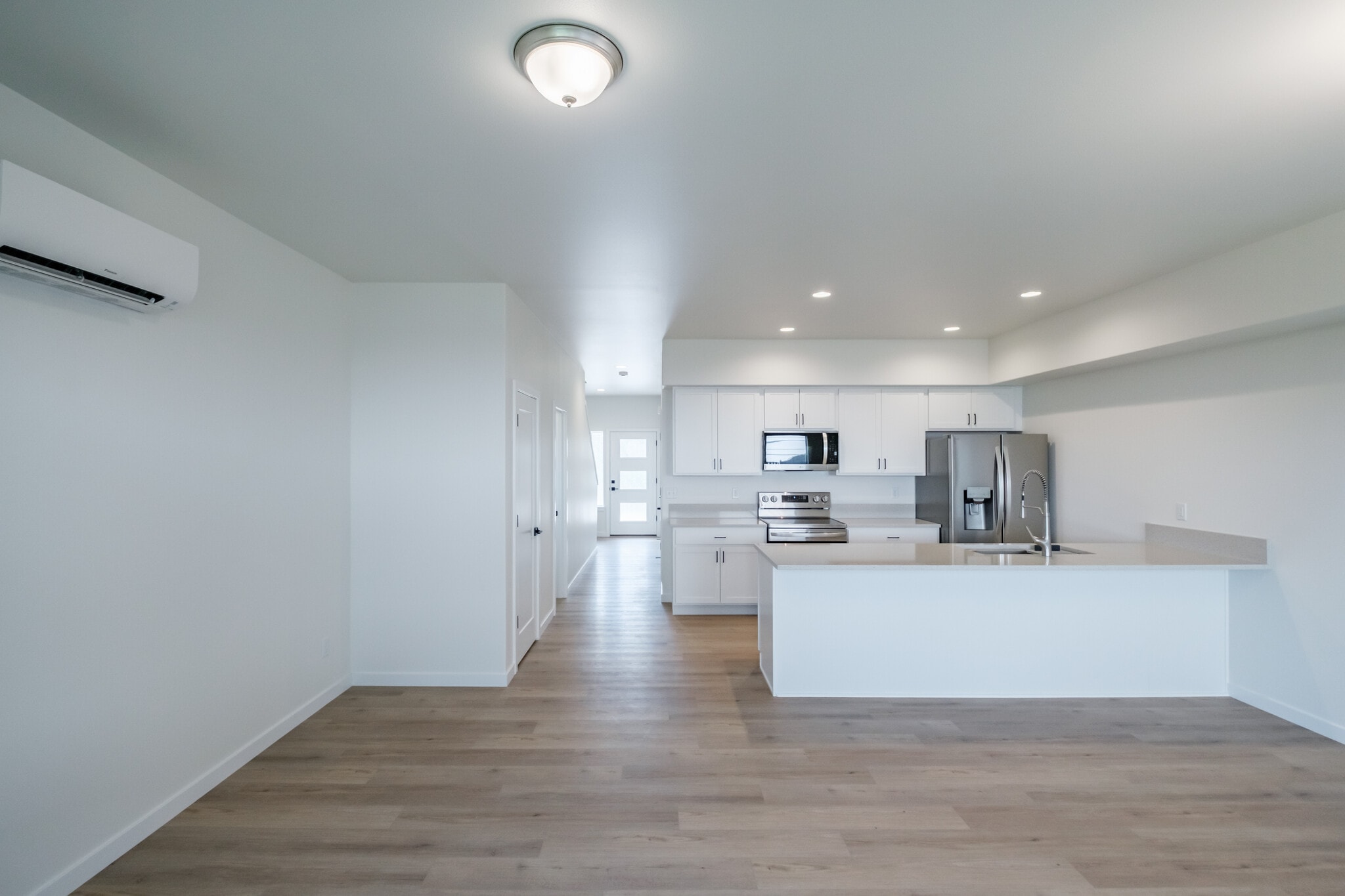 Building Photo - 400 Wagon Wheel Dr