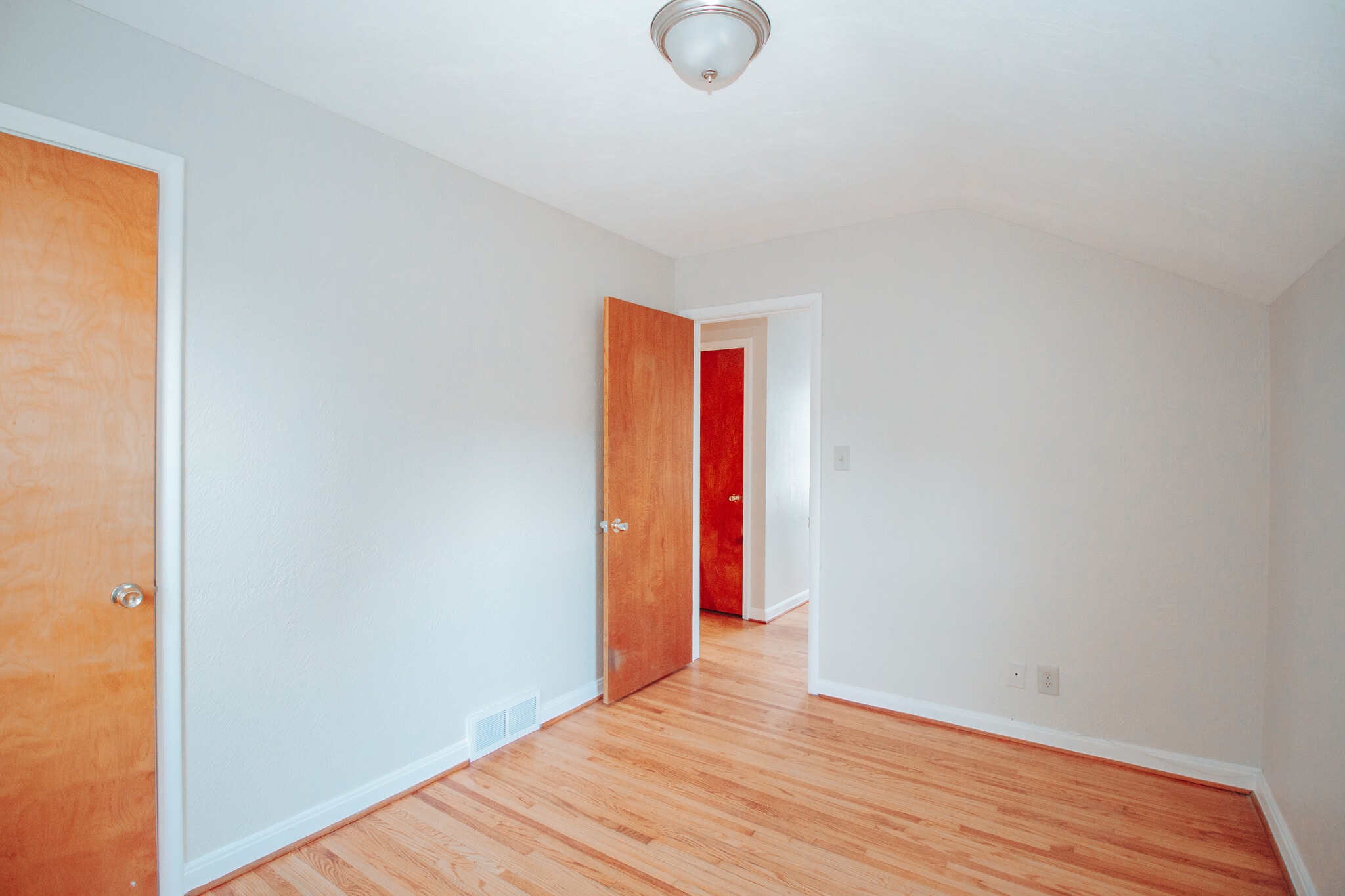 Building Photo - 3518 Almeda Dr