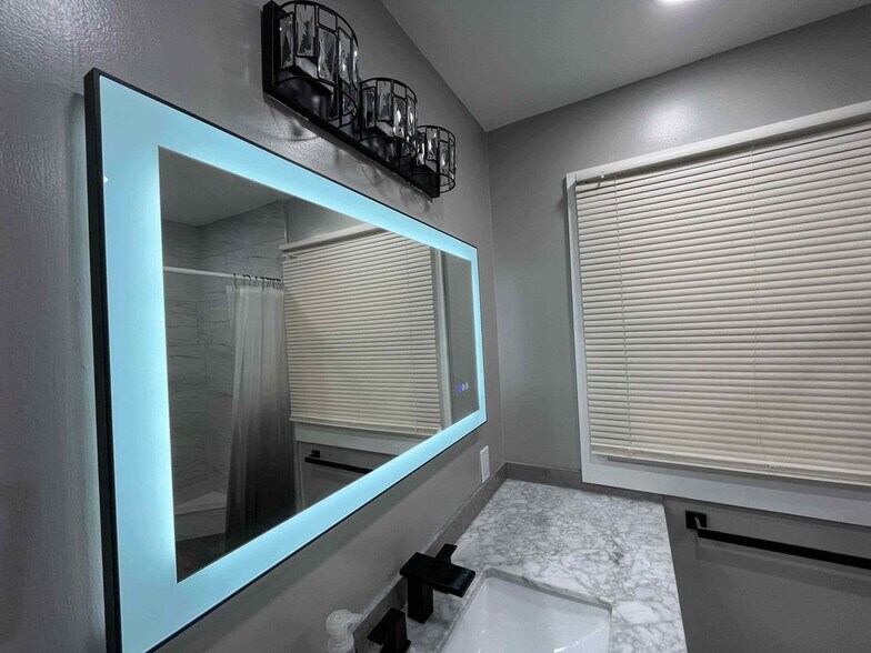 Building Photo - 1734 Cahoon St SW