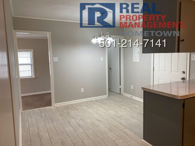 Building Photo - 501 Pamela Dr