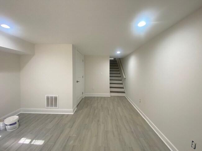 Building Photo - FOR RENT - 2BR/2.5BA Townhome