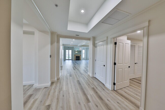 Building Photo - 400 Kelly Plantation Dr
