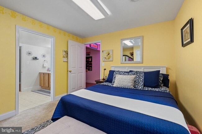 Building Photo - 301 Sturtons Ln