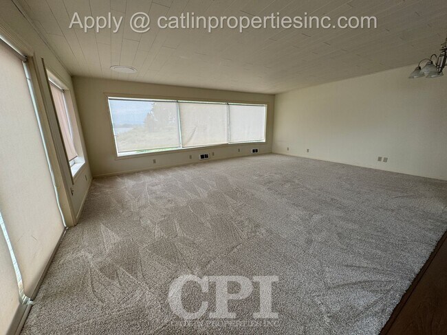 Building Photo - 8525 Ocean Beach Hwy