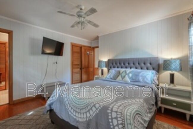 Building Photo - 524 Overland Dr