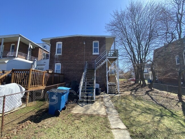 Building Photo - 1547 W King St