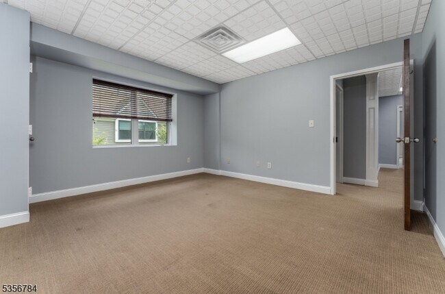 Building Photo - 490 Schooleys Mountain Rd