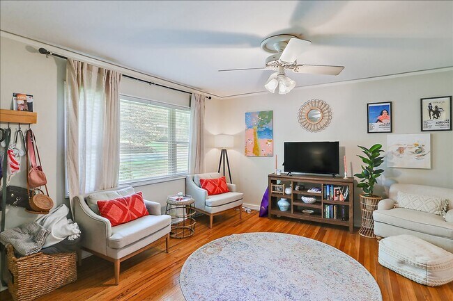 Building Photo - 3 Bedroom Home in Northeast Jackson