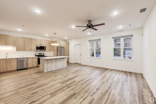 Building Photo - 5126 S Kenwood Ave