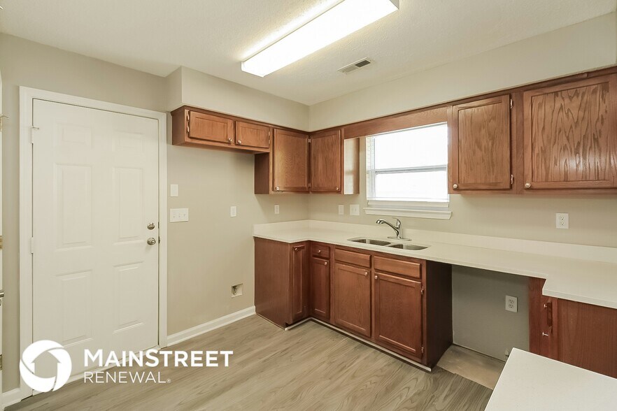 Building Photo - 7762 Briar Forest Ln