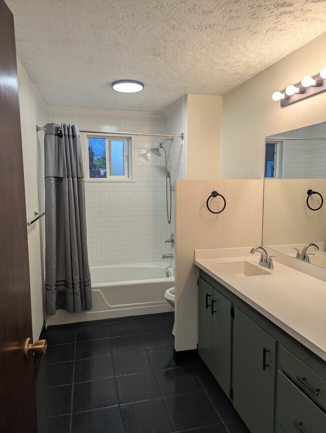 Building Photo - North Ogden Home