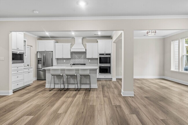 Building Photo - 32066 White Tail Dr