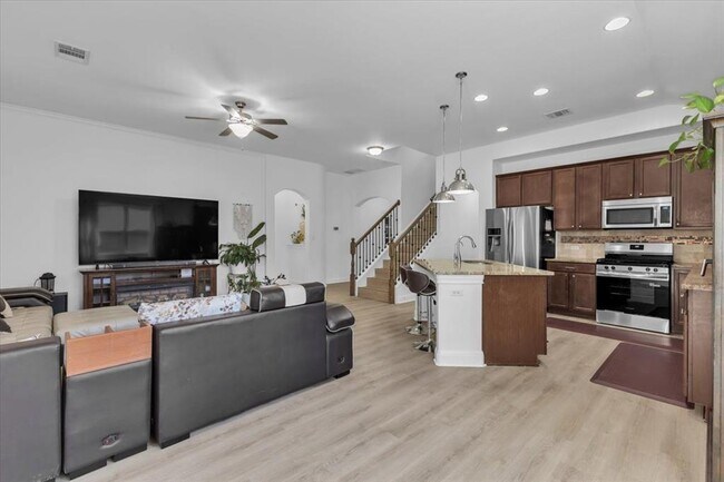 Building Photo - 4421 Trinity Woods St