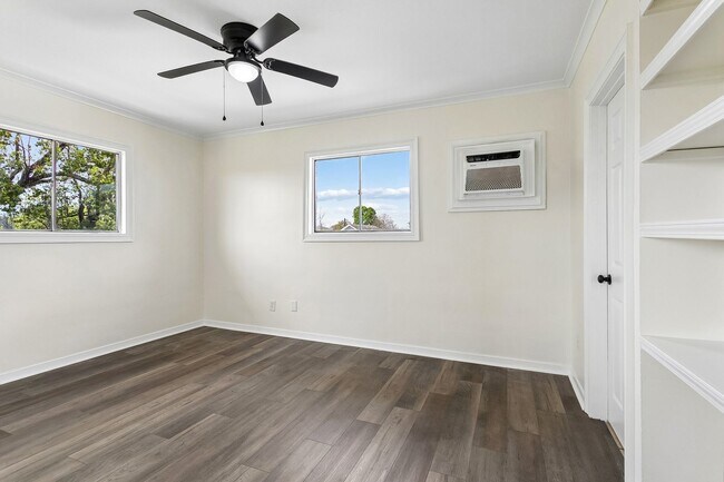 Building Photo - Studio Apartment in Metairie - Central Location off Airline & Causeway!