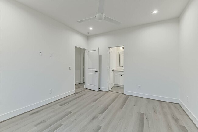 Building Photo - 7709 Earl Rudder Wy