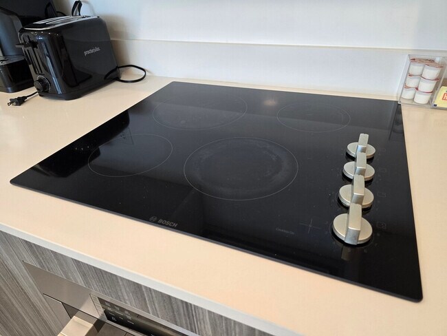 Building Photo - 190 SW 8th St