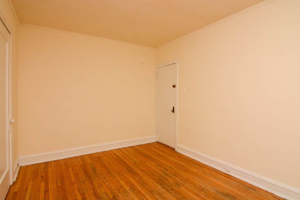 Building Photo - 3304 W Schubert Ave