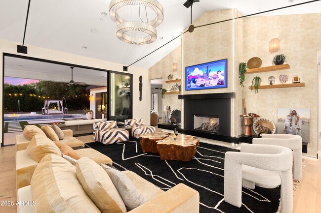 Building Photo - 2912 E Pierson St