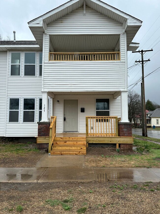 Primary Photo - 125-127 S Connor Avenue