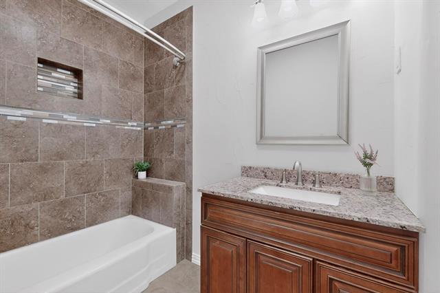 Building Photo - 2009 Berwick Ave