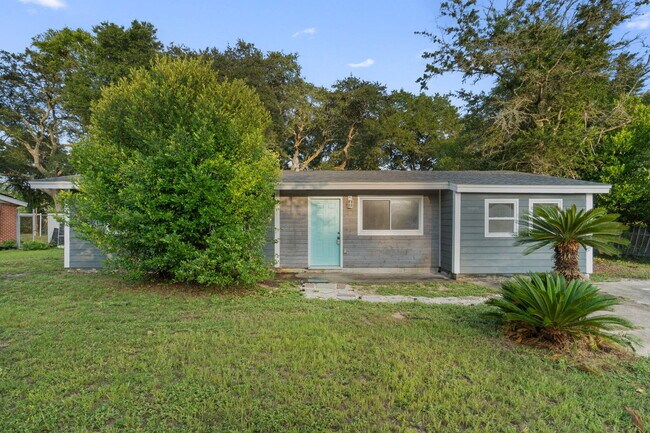 Building Photo - 19 Eglin St