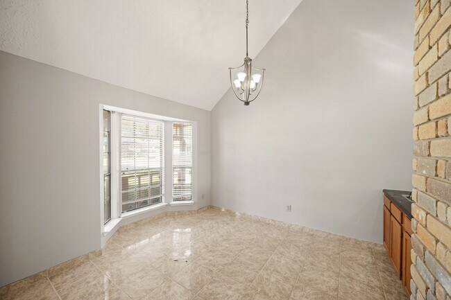 Building Photo - 13431 Klamath Falls Dr