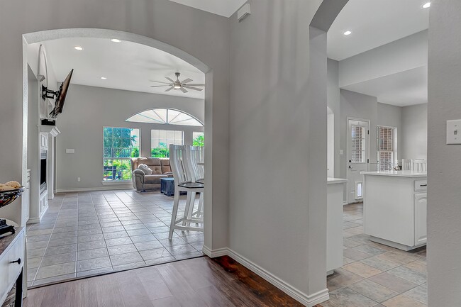 Building Photo - 105 Golden Rd