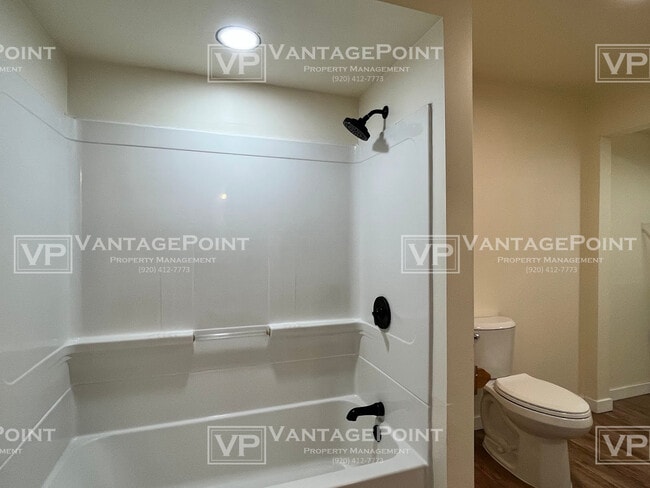 Building Photo - 721 Terrace Ave