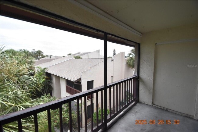 Building Photo - 3814 N Lake Dr