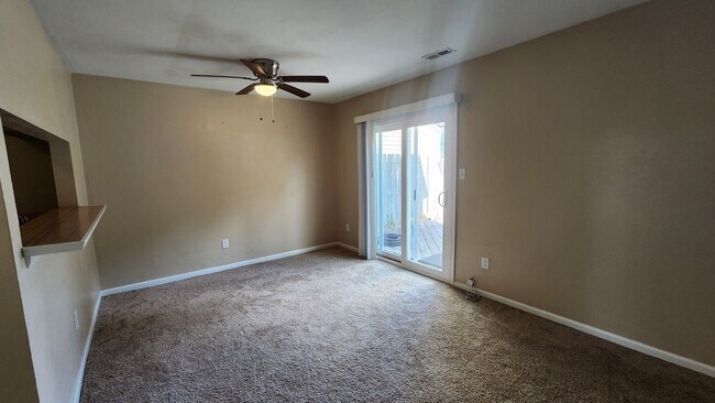 Building Photo - Rosemont Forest