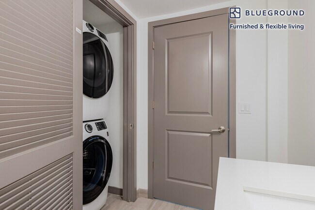 Building Photo - 6445 NE 7th Ave