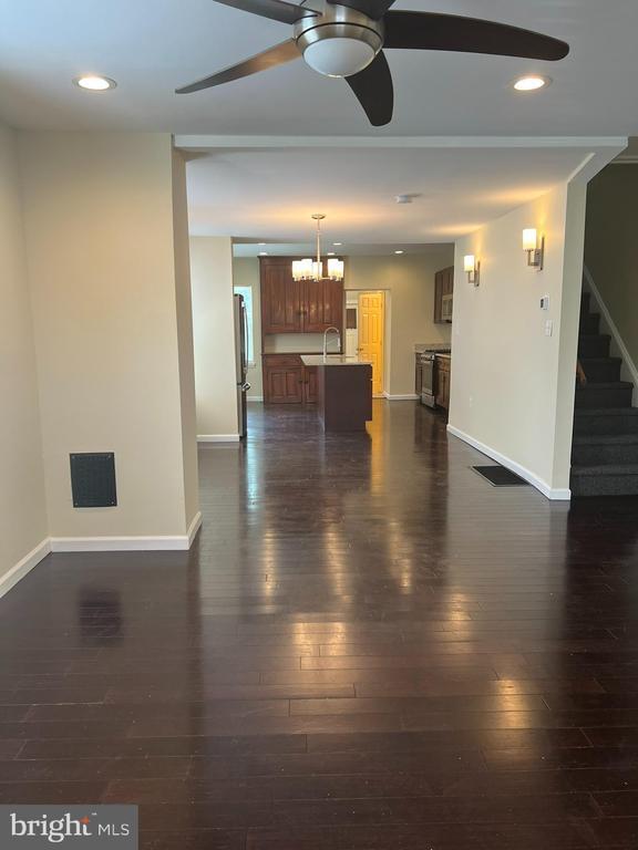 Building Photo - 42 Holland Ave