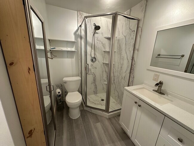Building Photo - Orem - Single Family (Double kitchen)