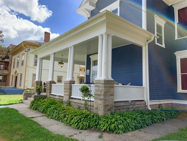 Building Photo - 278 Douglas-3