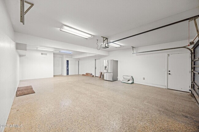 Building Photo - 10111 E Cholla St